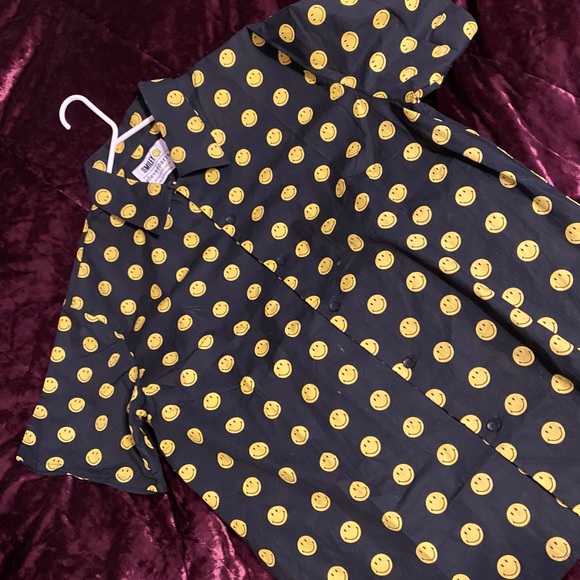 Smiley button up shirt - Picture 3 of 3